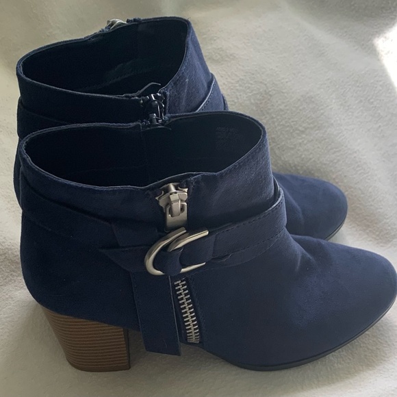 Apt 9 Ankle Boots Advisor Navy 116367 Womens Sz 9 M Chunky Buckle Booties - Picture 1 of 14